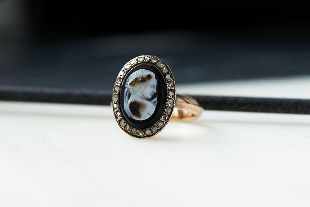 Antique Carved Sardonyx 'Love Token' Ring